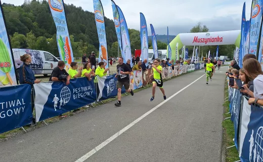 Bieg na 1 km cieszył się wielkim zainteresowaniem na Festiwalu Biegowym w Piwnicznej - 61